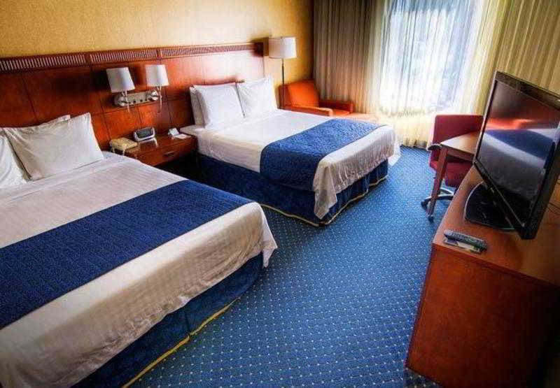 Отель Courtyard Memphis Джермантаун Номер фото